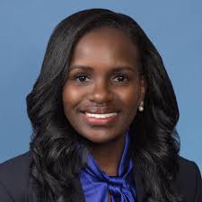 Estelle Everett's Instagram, Twitter & Facebook