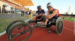 Amhed andaloussi sur son vélo handisport. Championnats D Europe D Athletisme Handisport Nouveau Double Pour Pierre Fairbank Et Nicolas Brignone Sur Le 800m T53