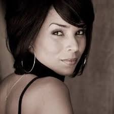 Vonét Woods (@VonetWoods)