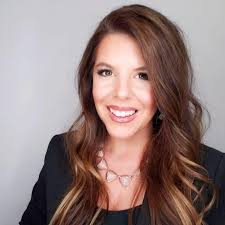 Kendra Schwartz's Instagram, Twitter & Facebook