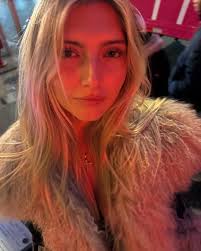 Ella Ailiff (@ellaailiff) • Fotos y vídeos de Instagram