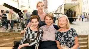 Hannelore elsner wurde im laufe ihrer künstlerischen laufbahn mehrfach ausgezeichnet. Club Der Einsamen Herzen Filme Im Ersten Ard Das Erste