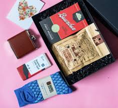 I recently was made aware of an original source to this project, i in no way ever took full credit for coming up with the idea myself, i just wanted to share 221 thoughts on 52 things i love about you. 4 Creative Valentine S Day Gifts For Your Long Distance Boyfriend Happy Box