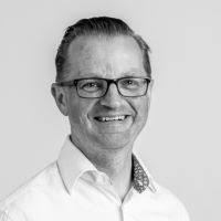 Rob Howes's Instagram, Twitter & Facebook