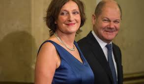 Der kommissarische chef der spd, olaf scholz, reagierte auf die neuesten umfragewerte, die jetzt könne es mit scholz, mit dem ja zur groko unter merkel, mit frau nahles und herrn maas. Ibukg0qxadkjpm