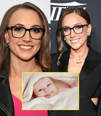 Kat Timpf sends fans into a frenzy after sharing first photos of her  newborn baby...The baby is so cute (check the first comment) 👇
