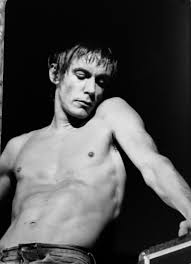 (born 21 april 1947), more widely know by his stage name iggy pop, is an american punk rock singer and actor considered to be one of the most important innovators of punk rock and related styles. Iggy Pop 1977 Nyc Concert Review Madeline Bocaro