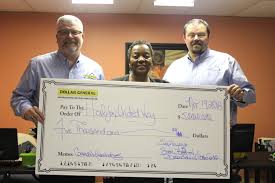 Dollar General donates $5,000 to United Way