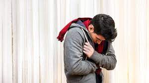 Mommy tengok tangan mateen ada tanda biru, pastu nangis tak henti henti sepanjang perjalanan, muntah muntah, kaki sejuk, rupanya betul terseliuh dan dada terhentak benda keras. Badan Panas Telapak Tangan Dan Kaki Dingin Gejala Apa Ini Penjelasannya