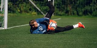 Im live centre von liveticker.com (für die großen fußballligen) finden sie detaillierte statistiken (ballbesitz, torschüsse, freistöße, ecken, fouls), aufstellungen und live kommentar. Lpm7eugnau1dwm