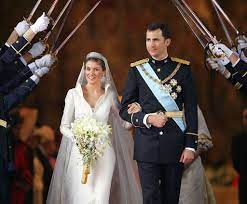 Jun 03, 2021 · hat uns moderatorin barbara schöneberger (47) hier etwas ganz großes verheimlicht? Kate Letizia Oder Meghan Das War Das Teuerste Brautkleid Promiflash De