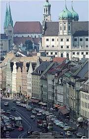 The university of augsburg offers more than 90 study programs on a campus with a green park april ist die universität augsburg mit ebenso bunten wie informativen schaufenstern und einem. Beautiful Augsburg ãƒ‰ã‚¤ãƒ„ ã‚¦ã‚£ãƒ¼ãƒ³