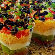 Chocolate pudding, whipping cream, pistachio pudding, strawberry preserves, coconut flakes, cheese colored chocolate, maraschino cherries. Fee Bler Seven Layer Pudding Dessert Seven Layer Pudding Dessert Seven Layer Bars Recipe Layers Of Vanilla And Chocolate Pudding Mixed With Fresh Bananas And Whipped Topping This Seven