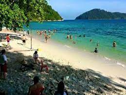 Kurangkan masa di bawah matahari antara pukul 10 pagi dan 4 petang jika di luar, cari tempat teduh dan pakai pakaian pelindung matahari, topi berlapis lebar dan cermin mata hitam yang menghalang uv. Panorama Teluk Intan Yang Menarik Sekali Dan Wajib Kita Lawati Tempat Menarik
