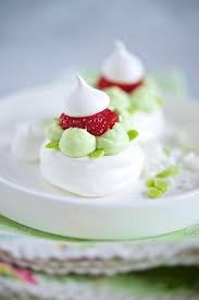 Meringue Gourmande Pistache Fraise B Comme Bon Gateaux Et Desserts Patisserie Recette Mignardise