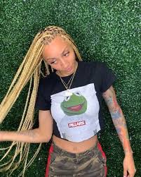 Brown Black And Blonde Knotless Box Braids 3 635 Likes 98 Comments Dejah Lanee Dejahl On Instagram Semedium Thigh Length Knotless Braids Braids In 2020 Box Braids Hairstyles Colored Braids Hair Styles