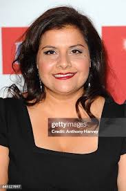 696 Nina Wadia Photos & High Res Pictures