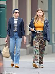 I never gave up on love, she told vanity fair in 2018. Michelle Williams Cuts A Chic Figure As She Enjoys Outing With Daughter Matilda 12 In New York Daily Mail Online