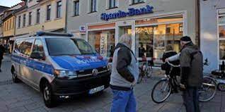 Adresse | 1 bewertung bei gelbeseiten.de ansehen. Polizei Einsatz In Delitzscher Bank