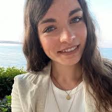 Lisa Knab's Instagram, Twitter & Facebook