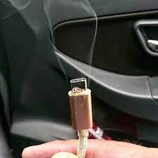 Bekalan bateri kereta ialah 12v, tidak menganggu cas bateri telefon pintar kita, malah tidak beri kesan pun berbanding kaedah biasa. Tak Boleh Charge Telefon Pintar Di Dalam Kereta Ben Ashaari