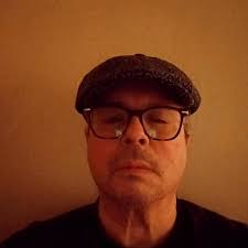 Siempre me han encantado las chicas de canela y he querido casarme con más  de una. Para mí no parece estar en las cartas F esa mierda estoy vivo y  sigo pateando