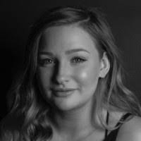 Elizabeth Simmonds's Instagram, Twitter & Facebook