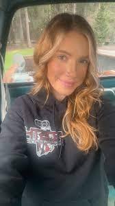 Ashlee Ball's Instagram, Twitter & Facebook