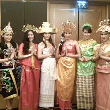 We did not find results for: 7 Pakaian Tradisional Indonesia Ini Kaya Nilai Sejarah Dan Unik