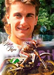 Manuel Poggiali (RSM) season 2001 champion GP 125 cc (Gilera, 241 pkts),  the second place 125cc in 2002 (254 pkts) and World Champion 250cc in 2003  (Aprilia).