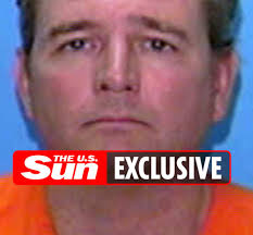 ‘Gainesville Ripper’ Danny Rolling serenades fiance Sondra London in court