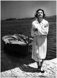 salvador dali avant le bain 1953 photo c jean dieuzaide salvador dali salvador dali art dali