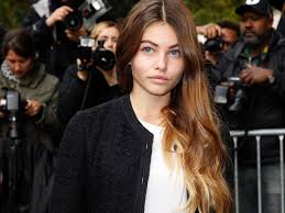 She frequently shared photos on instagram with her daughter thylane blondeau. Veronika Loubry Ce Rare Et Adorable Cliche Avec Ses Deu Closer