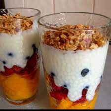 Breakfast Sundae Fruit Yoghurt Granola Breakfast Brunch Recipes Food Cafe Menu