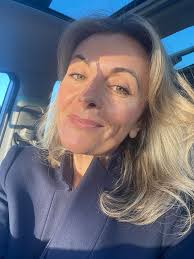 I've always said mine are olive green, and honestly was a bit triggered by  an ex in-law that insisted I had brown eyes 😒🤣