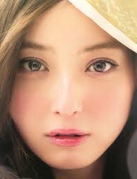 完全版 佐々木希になれるメイク方法やメイク道具紹介 佐々木希 佐々木希ちゃんのようなお人形さんのようなドーリーフェイスのメイク方法をまず最初に簡単にまとめますと 佐々木希 メイク 顔 佐々木希
