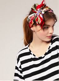 Astuce foulard cheveux faire tenir attacher foulard autour sur la tête homme le foulard cheveux c'est vraiment l'accessoire de mode tendance pour les femmes. R Sultats Google Recherche D Images Correspondant Http Www Accessoirescheveuxchic Com Blog Wp Content U Coiffure Avec Foulard Foulard Cheveux Foulard Carre