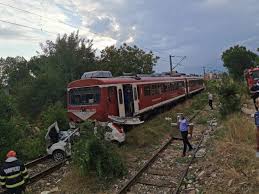 Video Galerie Foto O MaÈ™inÄƒ A Fost LovitÄƒ De Tren In Prahova Un Mort