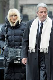 Mireille aigroz), gebuer de 15.mee 1938 zu toulon a a gestuerwen den 28. Mireille Darc Retour Sur Sa Premiere Rencontre Avec Alain Delon