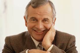 Ian Holm, 'Lord of the Rings' and 'Alien' star, dead at 88