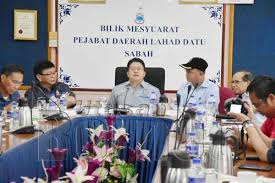 Ketua polis daerah lahad datu, asisten komisioner nasri mansor dalam kenyataan media berkata, pihaknya turut menemukan dadah jenis syabu yang dibalut dengan sehelai kain hitam pada badan suspek, seberat 7.05 gram dianggarkan bernilai rm1,057.50. Program Pemutihan Peserta Mesej Utusan Borneo Online