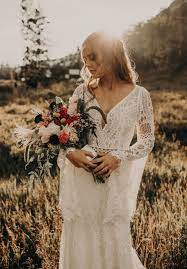 Romantic Boho Bridal Inspo With Woodsy Vintage Details Rish Bridal A Be Bridal Shop Boho Bridal Western Wedding Dresses Boho Bride