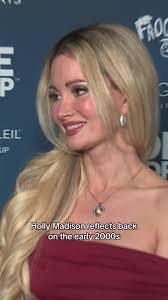 Holly Liggett's Instagram, Twitter & Facebook