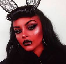 Il est donc temps de découper vos citrouilles, de préparer vos décorations mais aussi, bien évidemment, votre déguisement. 1001 Idees De Deguisement Et Maquillage Diablesse Pour La Fete D Halloween