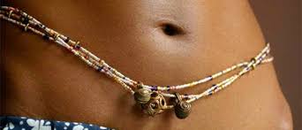 RÃ©sultat de recherche d'images pour "perles magiques traditionnel du benin sur les fesse d'une femme"