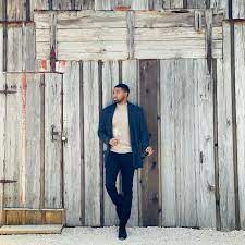 Everyone's in love with ivan from the bachelorette. The Bachelorette Who Is Ivan Hall Popsugar Entertainment