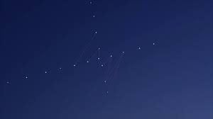 Starlink's better than nothing beta program is rapidly expanding globally. Starlink 6 Satelites Train Seen From The Earth Youtube