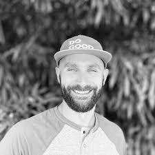 Leslie Fletcher's Instagram, Twitter & Facebook