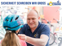 Am 10 Juni Ist Kindersicherheitstag Auch Das Thema Verkehrssicherheit Spielt Eine Grosse Rolle Kleine Verkehrsteilnehmer Konnen G Fahrradhelm Fahrrad Und Verkehrssicherheit