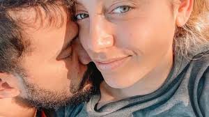 Con una romántica foto, Diego Leuco confirmó que está de novio con la  periodista Sofía Martínez